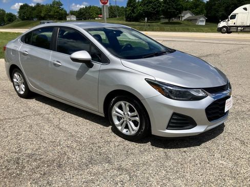 Used 2019 Chevrolet Cruze LT w/ LT Fleet Convenience Package FWD image 7