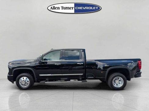 New 2026 Chevrolet Silverado 3500 High Country w/ High Country Premium Package AWD/4WD image 6
