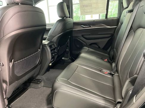 New 2025 Jeep Grand Cherokee Limited w/ Luxury Tech Group II image 18