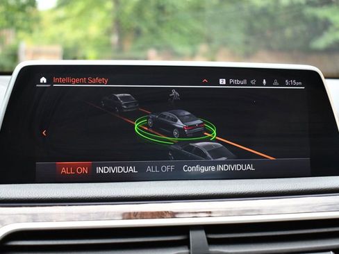 Used 2022 BMW 750i xDrive 750i xDrive w/ M Sport Package image 73