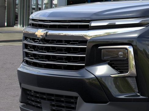 New 2027 Chevrolet Traverse LT w/ Sun and Wheel Package FWD image 13
