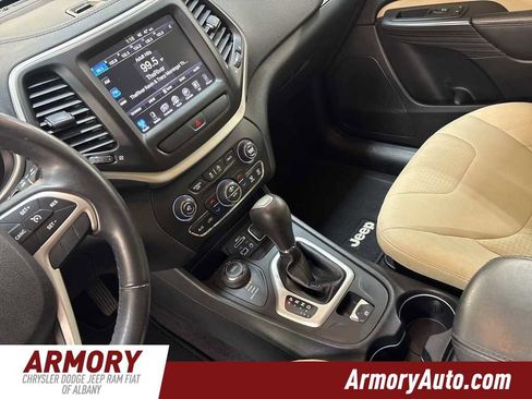 Used 2016 Jeep Cherokee Latitude w/ Comfort/Convenience Group image 16