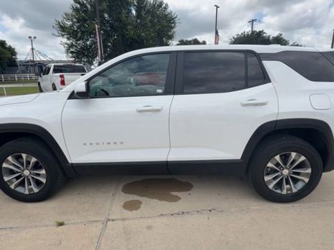Used 2026 Chevrolet Equinox LT FWD image 5