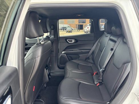 Used 2025 Jeep Compass Trailhawk AWD/4WD image 24