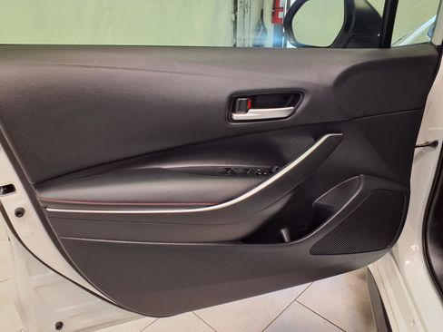 Used 2025 Toyota Corolla SE w/ SE Premium Package image 28