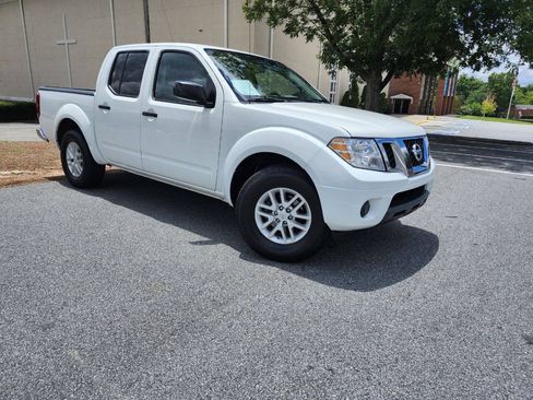 Used 2019 Nissan Frontier SV RWD image 1