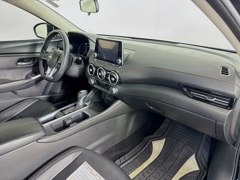 Used 2023 Nissan Sentra SR w/ SR Premium Package image 32