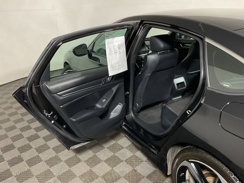 Used 2018 Honda Accord Sport image 29
