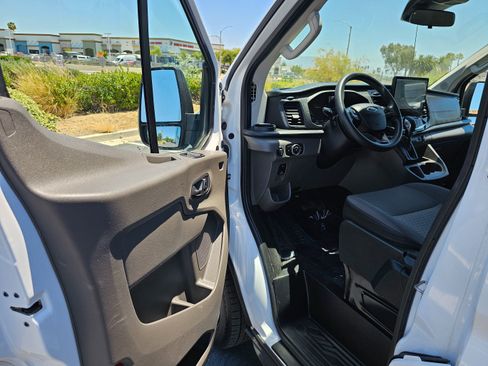 Used 2023 Ford Transit 350 XLT RWD image 15