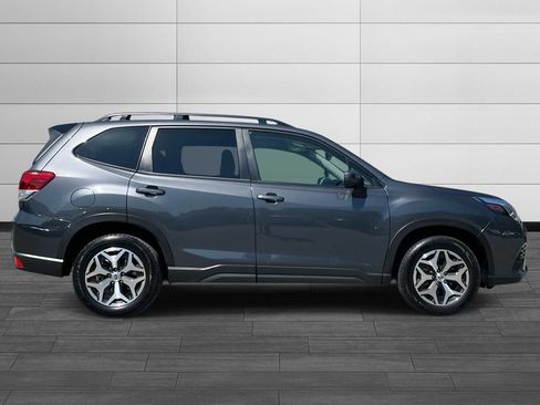 Certified 2024 Subaru Forester Premium AWD/4WD image 2