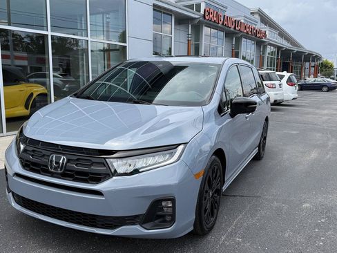 Used 2025 Honda Odyssey Sport-L image 3