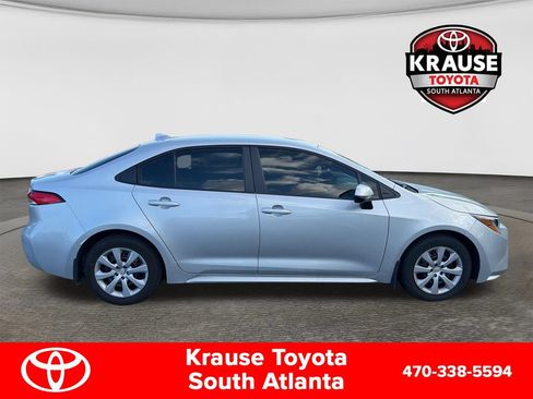 Used 2025 Toyota Corolla LE FWD image 9