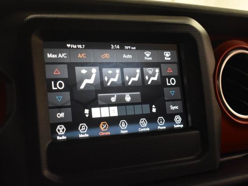 Used 2020 Jeep Wrangler Rubicon w/ LED Lighting Group AWD/4WD image 13