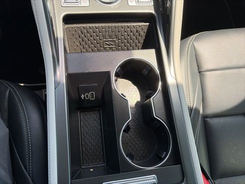 Used 2025 Lincoln Nautilus Premier w/ Equipment Group 102A image 20