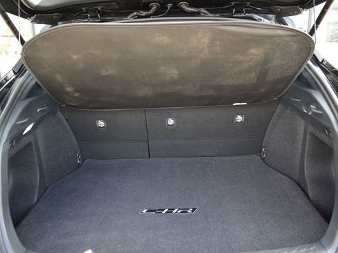 Used 2021 Toyota C-HR LE image 34