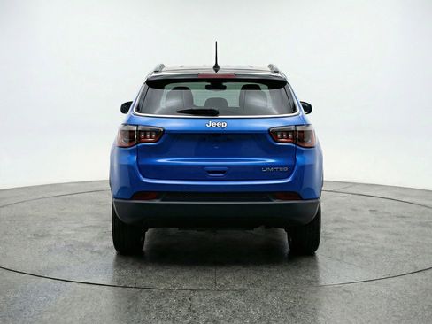 Used 2025 Jeep Compass Limited AWD/4WD image 7