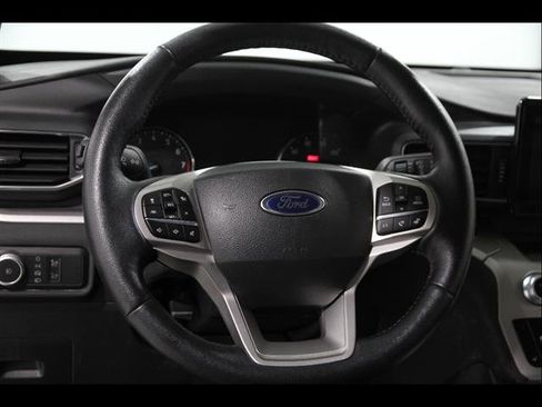 Certified 2022 Ford Explorer XLT w/ Equipment Group 202A AWD/4WD image 8