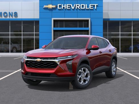 New 2026 Chevrolet Trax LS w/ LS Convenience Package FWD image 7