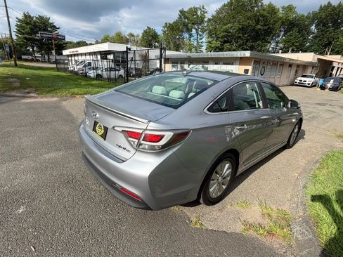 Used 2016 Hyundai Sonata SE FWD image 5