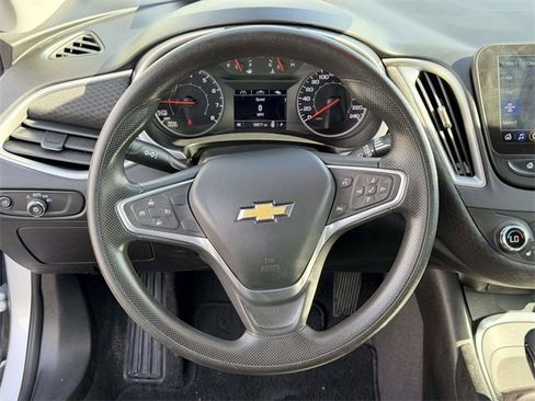 Used 2022 Chevrolet Malibu LT image 18
