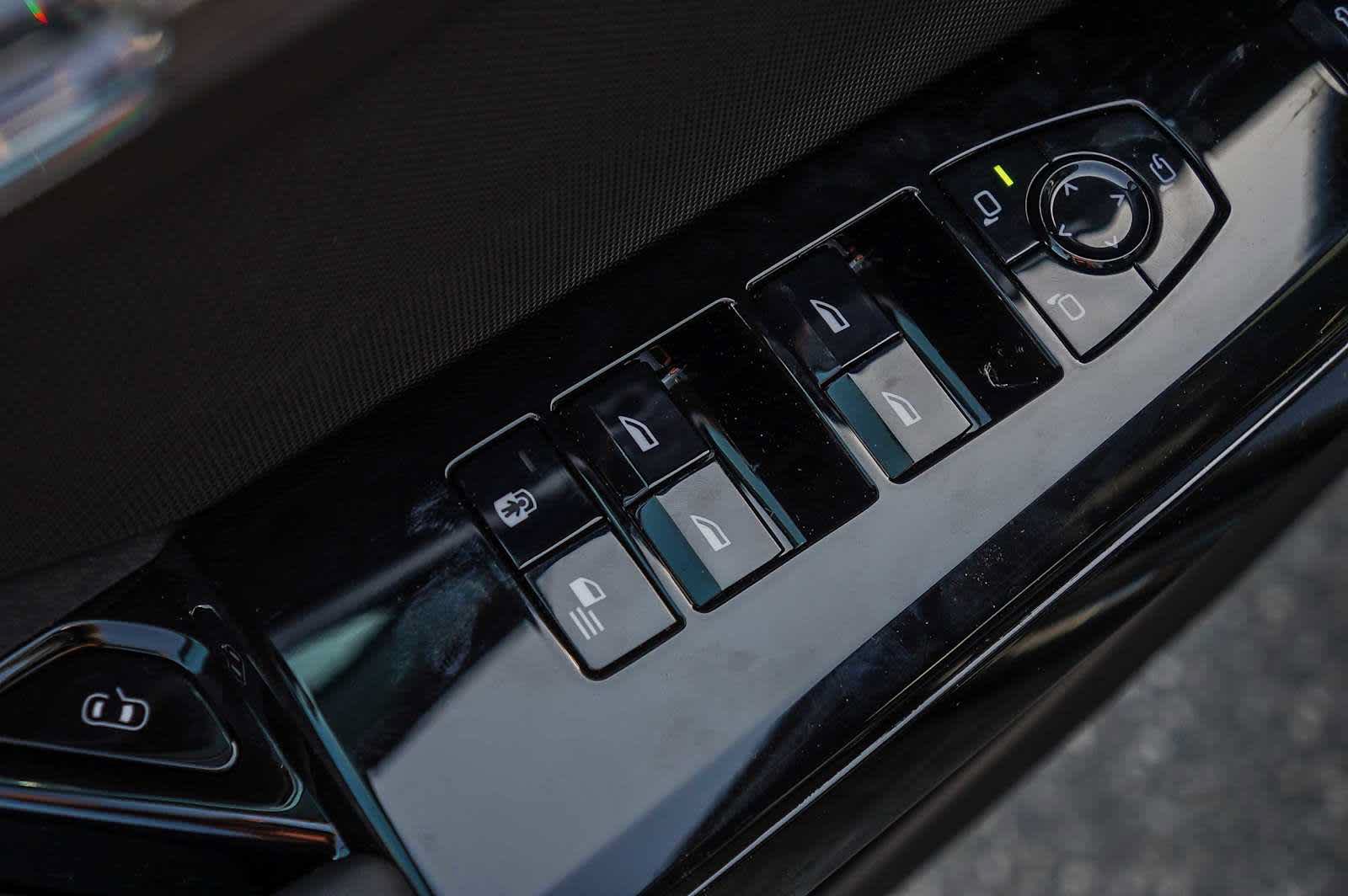 New 2027 BMW 740i RWD image 23
