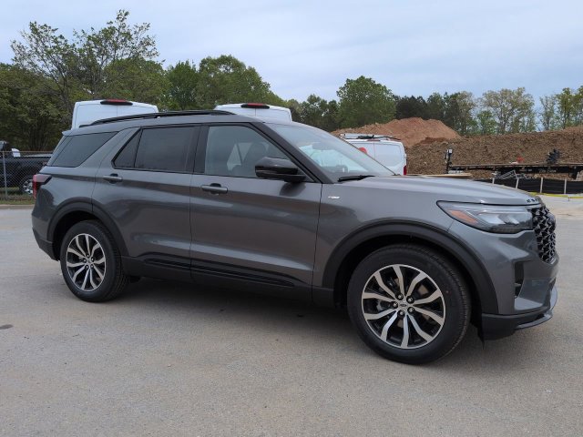 New 2026 Ford Explorer ST-Line RWD image 2