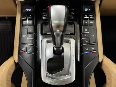 Used 2017 Porsche Cayenne Platinum Edition image 16
