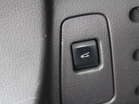 Used 2012 Ford Edge SEL image 43