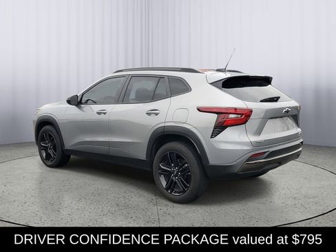 Used 2024 Chevrolet Trax ACTIV w/ Sunroof Package image 4