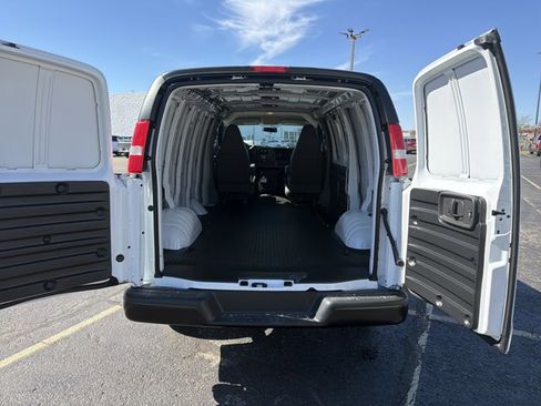 New 2026 Chevrolet Express 3500 w/ Driver Convenience Package RWD image 19