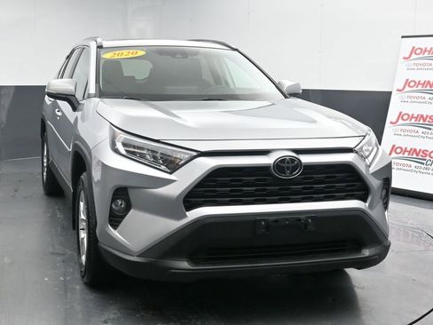 Used 2020 Toyota RAV4 XLE image 3