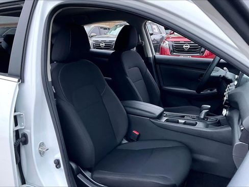 Used 2025 Nissan Sentra S FWD image 9