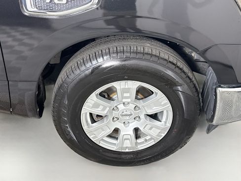 Used 2017 Nissan Titan SV RWD image 31