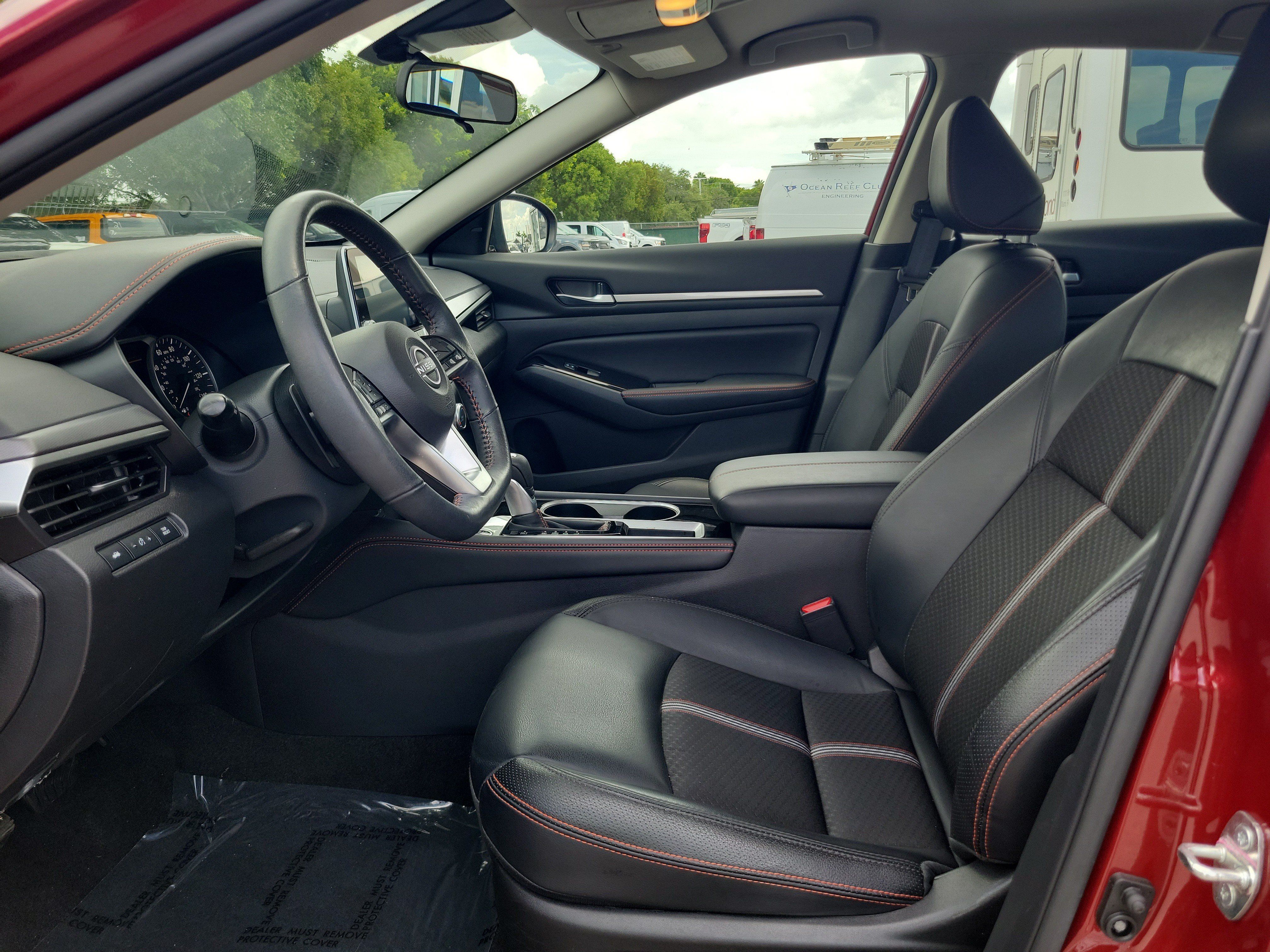 Used 2024 Nissan Altima 2.5 SR FWD image 11