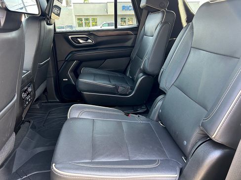 Used 2021 Chevrolet Tahoe Premier w/ Premium Package RWD image 27