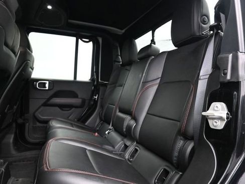 Used 2024 Jeep Gladiator Rubicon w/ Technology Group image 22