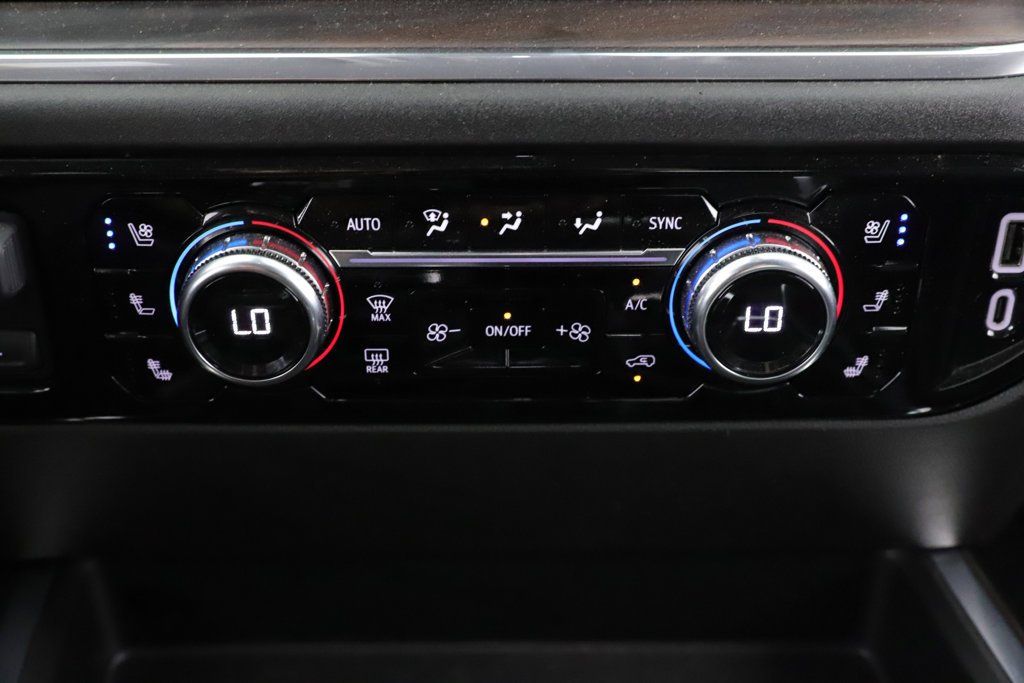 Used 2023 GMC Sierra 1500 SLT AWD/4WD image 4