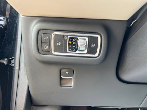Used 2025 Lincoln Nautilus Reserve AWD/4WD image 30