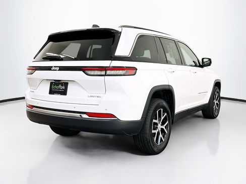 Used 2024 Jeep Grand Cherokee Limited image 9