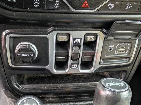 Certified 2018 Jeep Wrangler Unlimited Sahara w/ Dual Top Group image 27