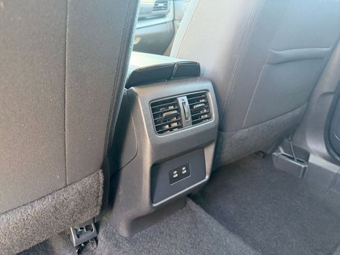 Used 2025 Nissan Rogue SV FWD image 24
