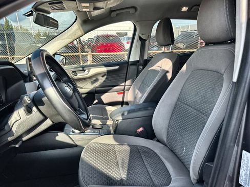 Used 2021 Ford Escape SE FWD image 2