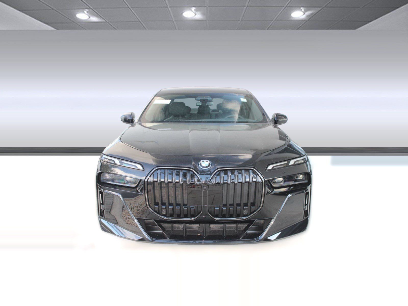 Used 2026 BMW 750e xDrive AWD/4WD image 6