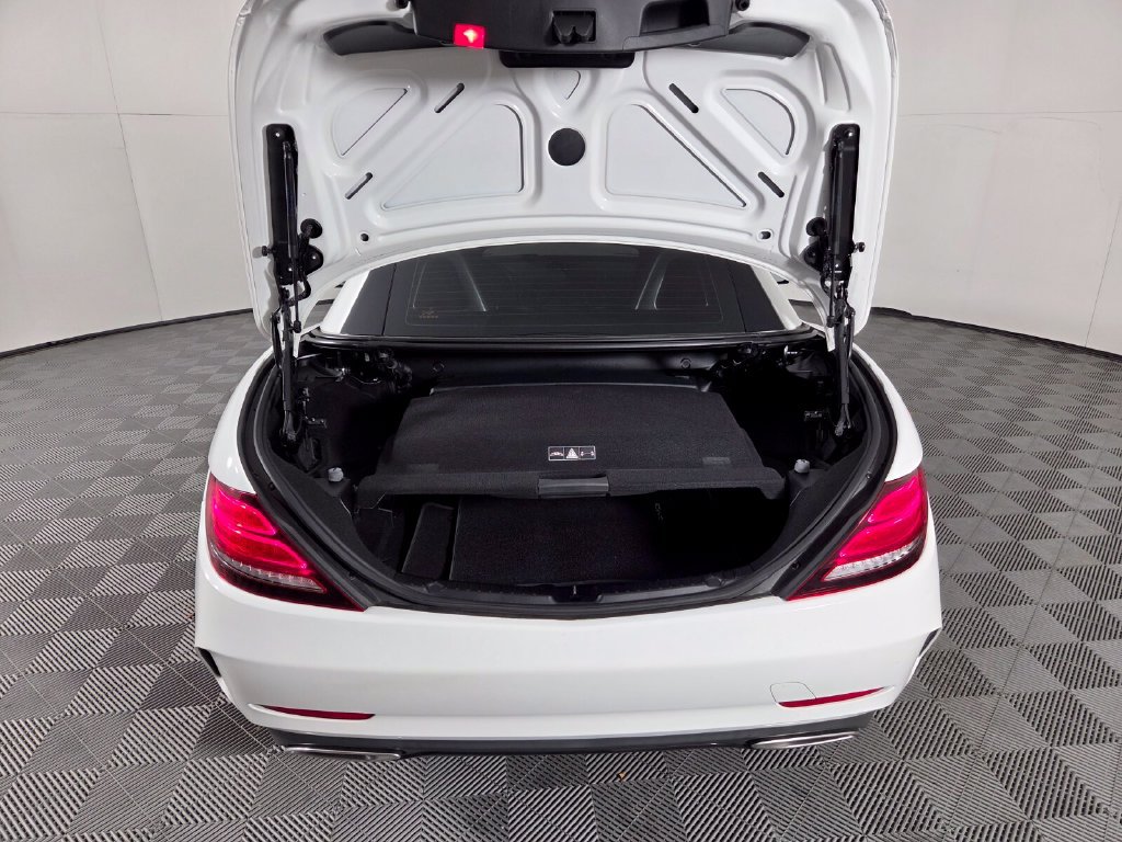 Used 2020 Mercedes-Benz SLC 300 image 25