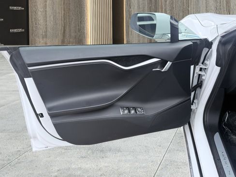 Used 2020 Tesla Model S Long Range image 61