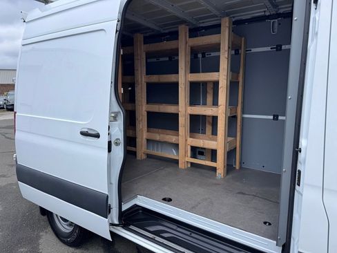 Used 2020 Mercedes-Benz Sprinter 2500 image 30