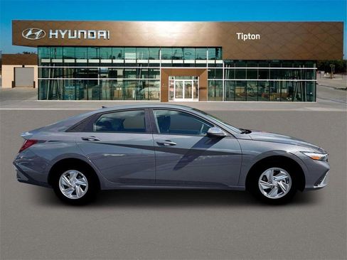 New 2026 Hyundai Elantra SE w/ Cargo Package image 9