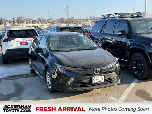 Certified 2024 Toyota Corolla LE image 1