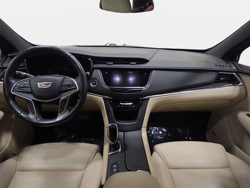 Used 2018 Cadillac XT5 Base image 10