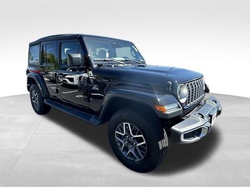 Used 2026 Jeep Wrangler Unlimited Sahara w/ Safety Group AWD/4WD image 11